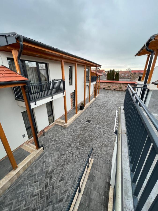 H11 Rooms Esztergom Exterior foto