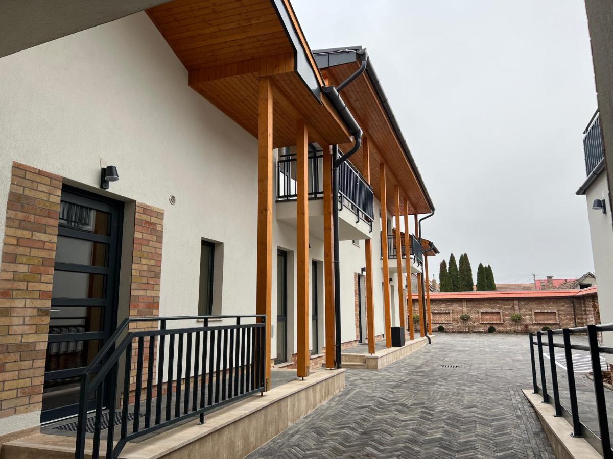 H11 Rooms Esztergom Exterior foto